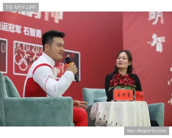 石智勇训练完直接拎走一麻袋蛋白粉,这哪是吃饭,这是喂猛兽 石智勇训练完直接拎走一麻袋蛋白粉,这哪是吃饭,这是喂猛兽